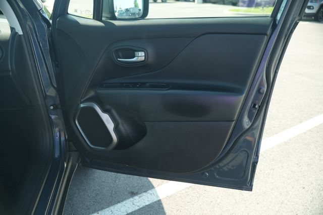 Used 2022 Jeep Renegade Latitude AWD/4WD image 21