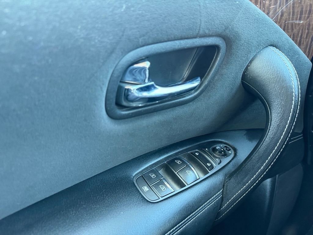 Used 2017 Nissan Armada SV image 20