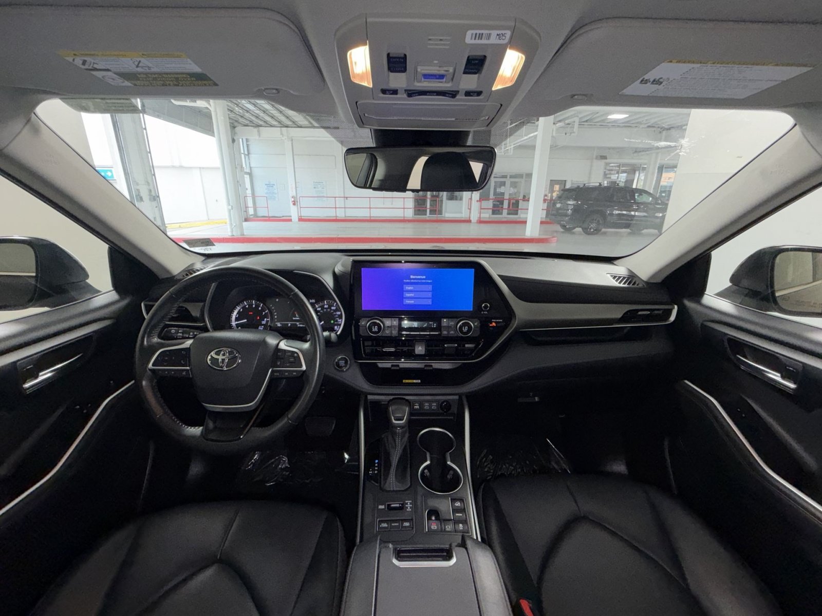 Used 2023 Toyota Highlander XLE AWD/4WD image 22
