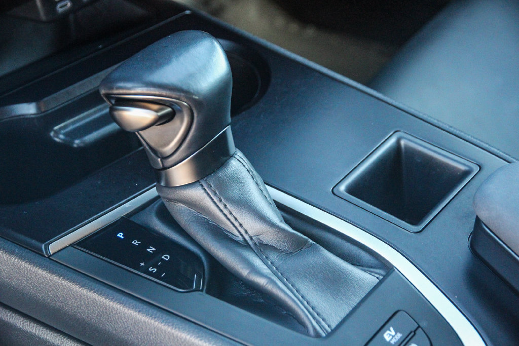 Certified 2024 Lexus UX 250h FWD image 21