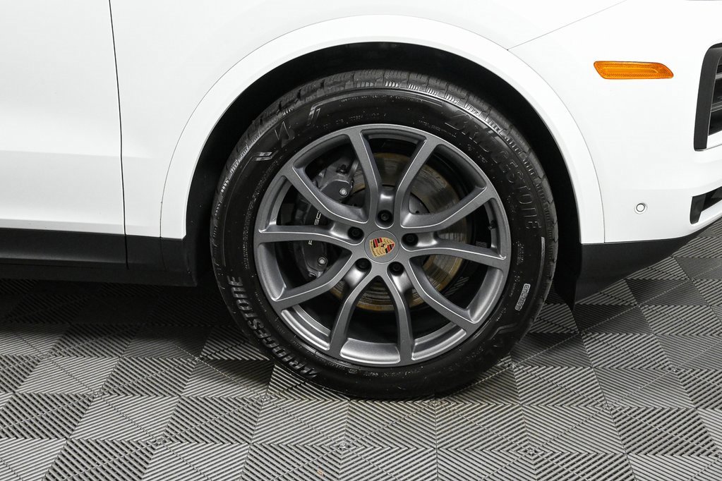 Used 2025 Porsche Cayenne image 40