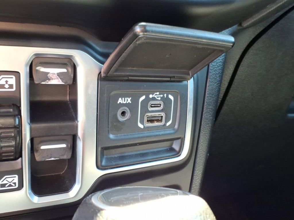 Used 2021 Jeep Gladiator Sport image 12