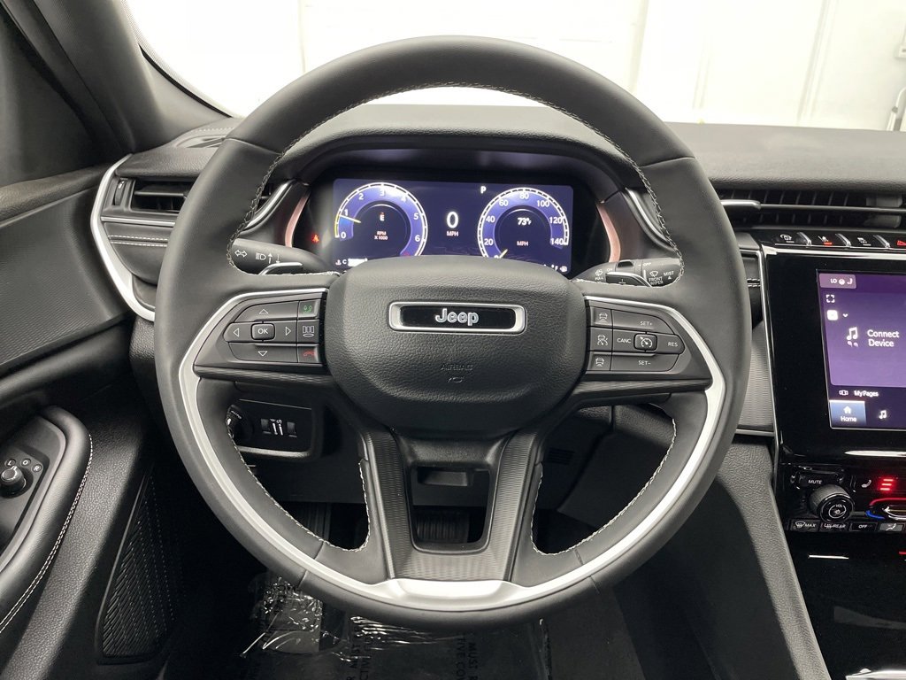 Used 2023 Jeep Grand Cherokee Altitude image 24