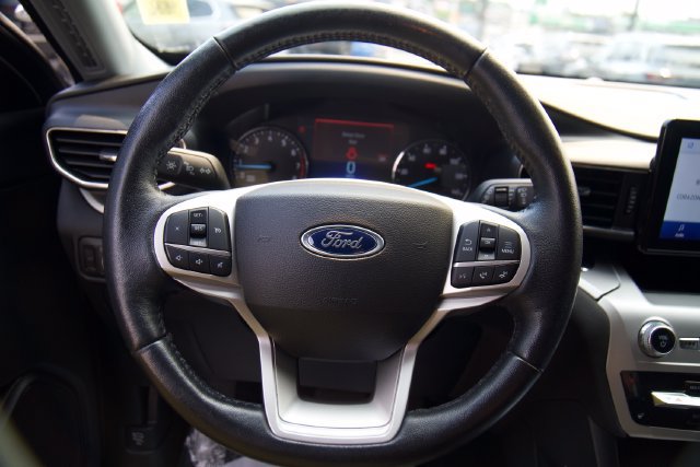 Certified 2022 Ford Explorer XLT w/ Equipment Group 202A AWD/4WD image 23