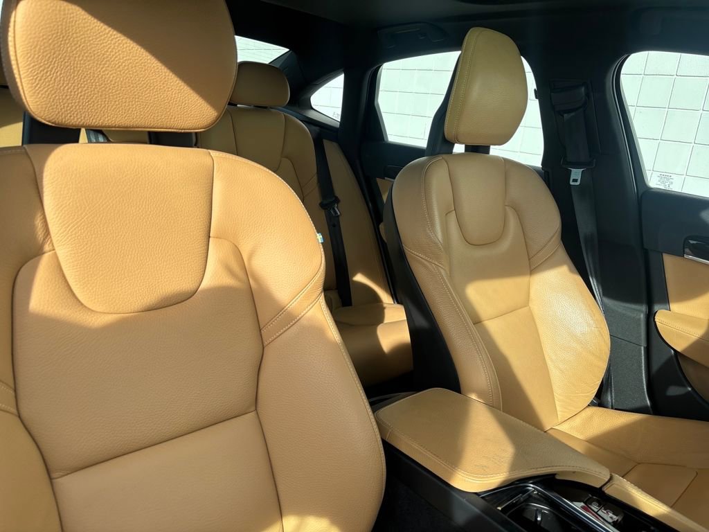 Used 2017 Volvo S90 T6 Momentum w/ Vision Package image 17