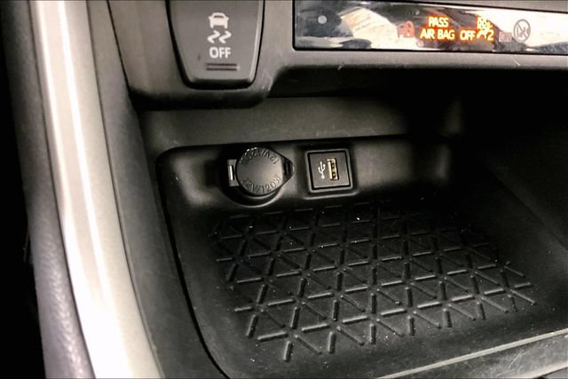 Used 2024 Toyota RAV4 LE AWD/4WD image 15