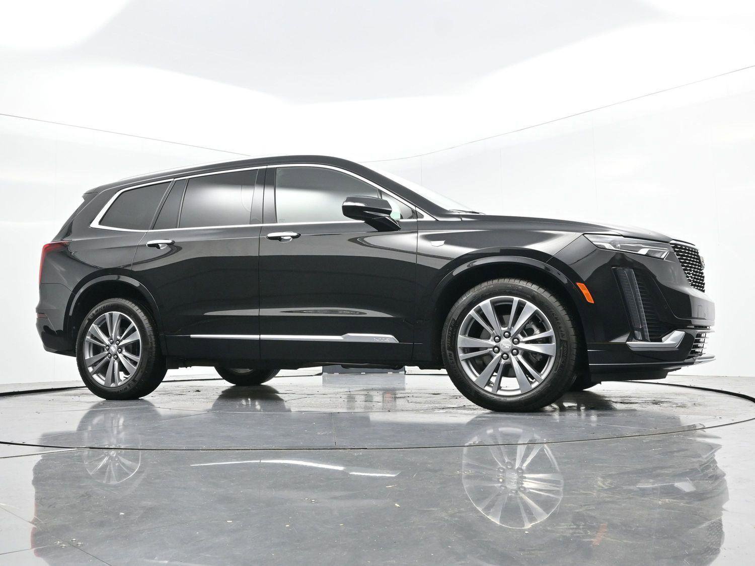 Certified 2025 Cadillac XT6 Premium Luxury image 42