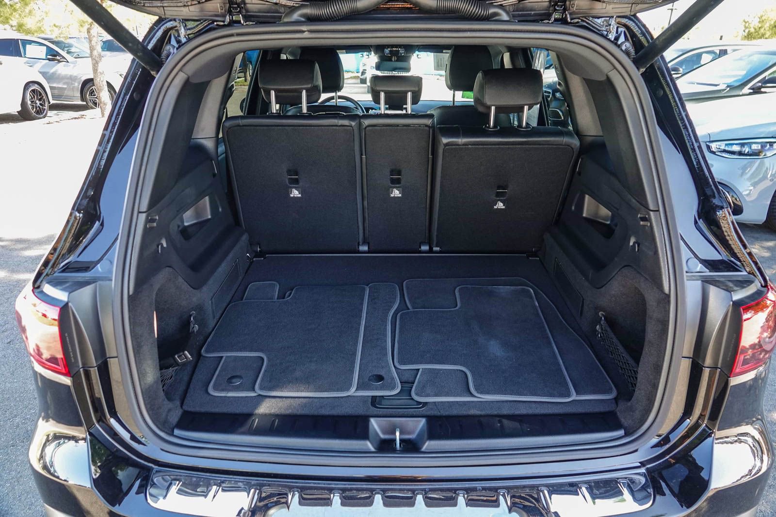 Used 2024 Mercedes-Benz EQB 300 4MATIC image 26