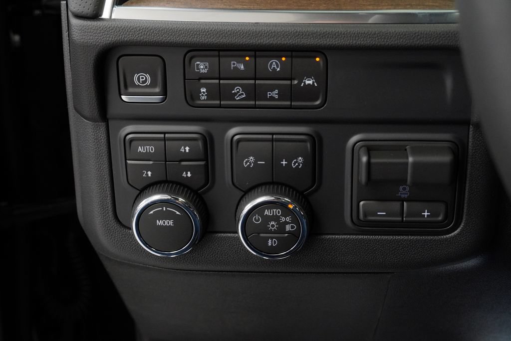 New 2026 Chevrolet Suburban High Country w/ Sun And Tow Package AWD/4WD image 25