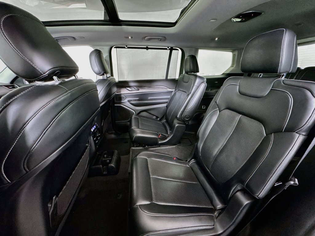 Used 2021 Jeep Grand Cherokee L Limited w/ Luxury Tech Group II AWD/4WD image 26