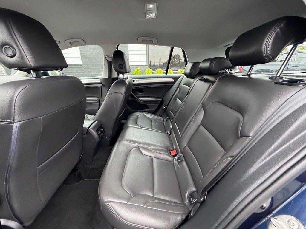 Used 2016 Volkswagen e-Golf SE image 17