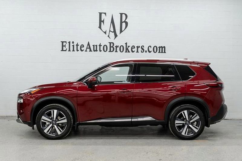 Used 2023 Nissan Rogue Platinum w/ Platinum Premium Package image 2