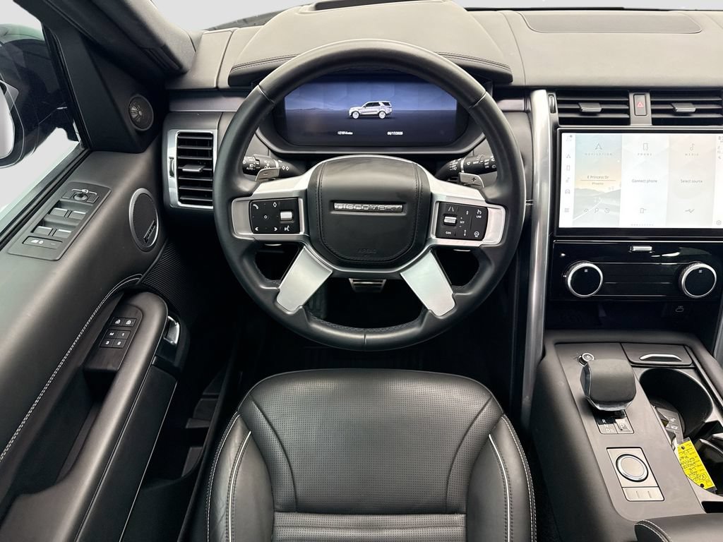 Used 2024 Land Rover Discovery Metropolitan Edition AWD/4WD image 10