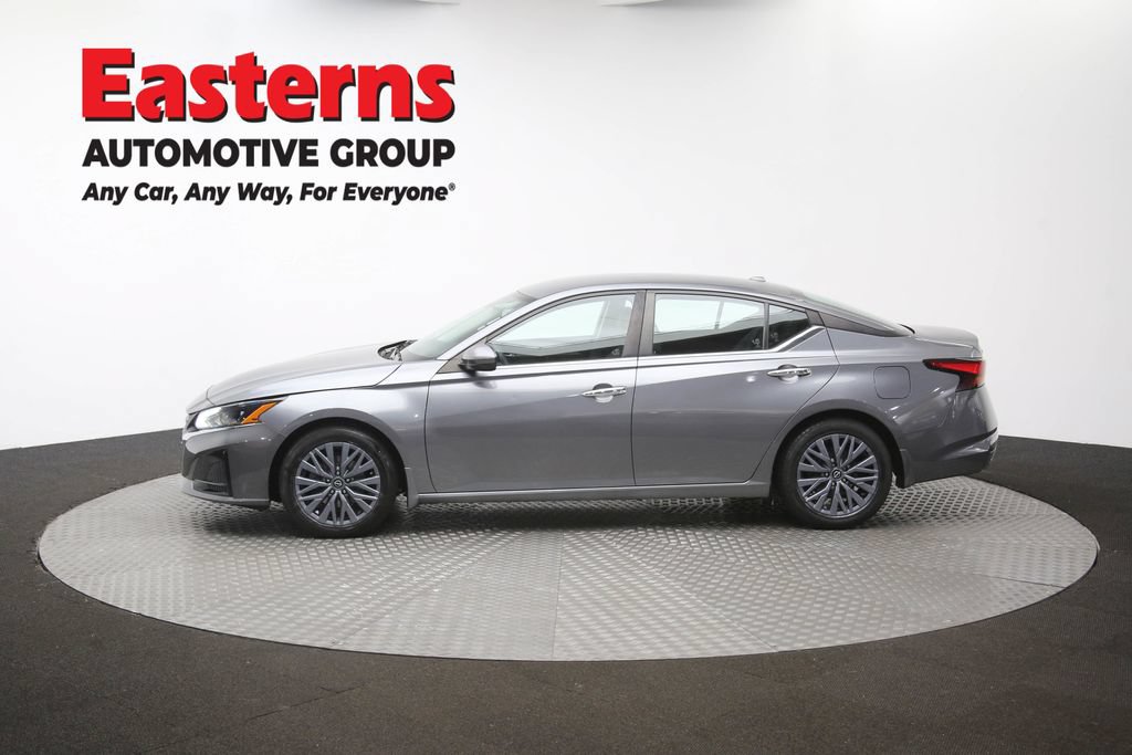 Used 2023 Nissan Altima 2.5 SV FWD image 59
