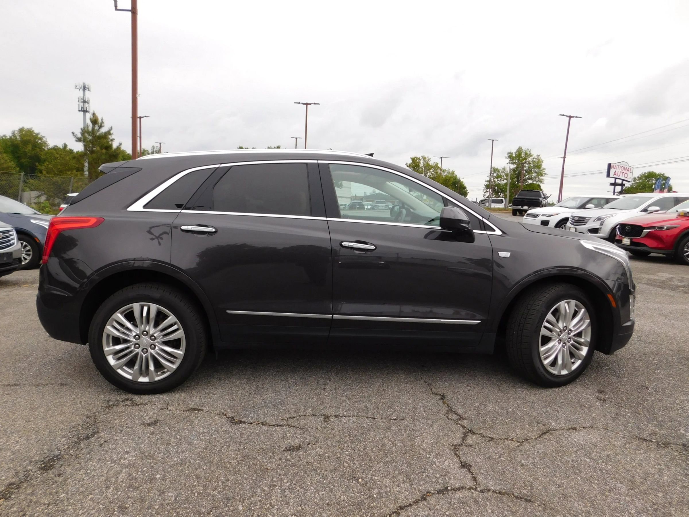 Used 2018 Cadillac XT5 Premium Luxury AWD/4WD image 4