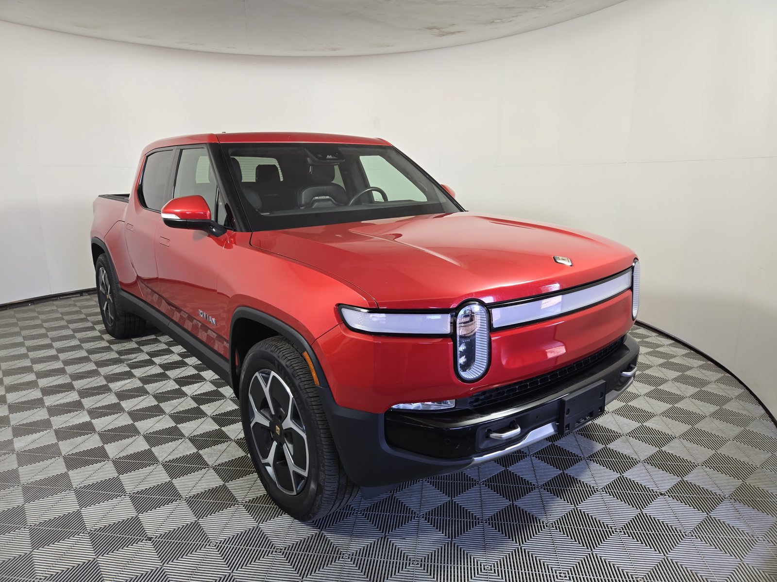 Used 2023 Rivian R1T Adventure Dual AWD/4WD image 7