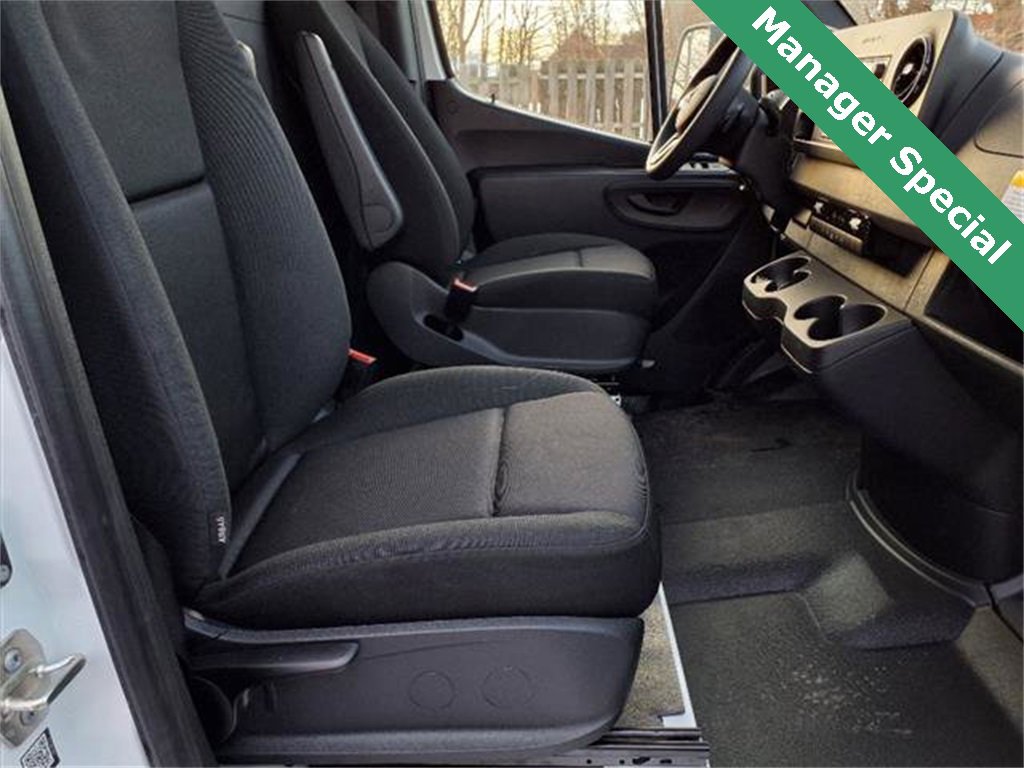 Used 2023 Mercedes-Benz Sprinter 3500 image 21