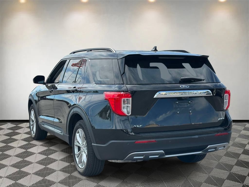 Used 2024 Ford Explorer XLT w/ Equipment Group 202A AWD/4WD image 5