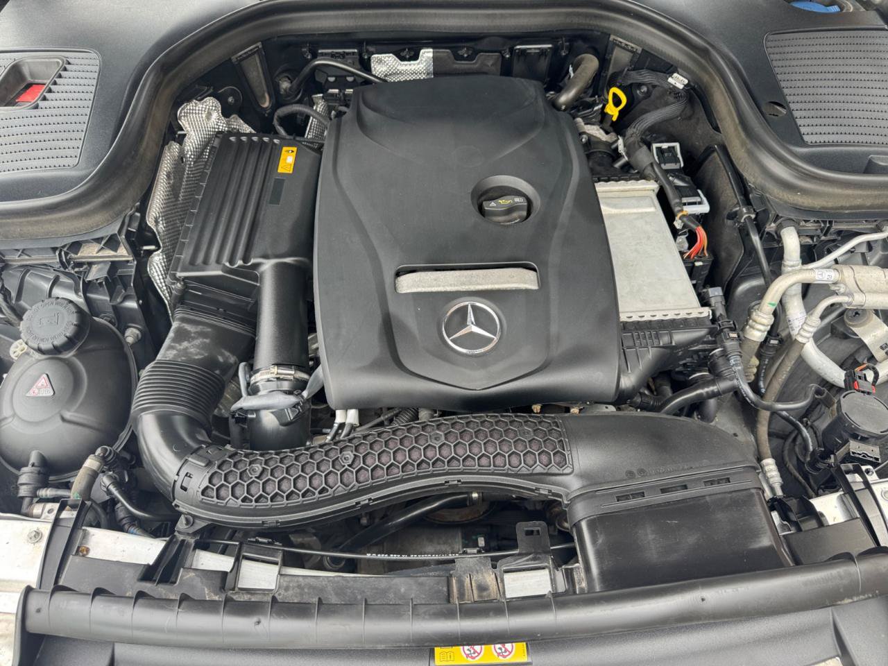 Used 2018 Mercedes-Benz GLC 300 4MATIC image 38