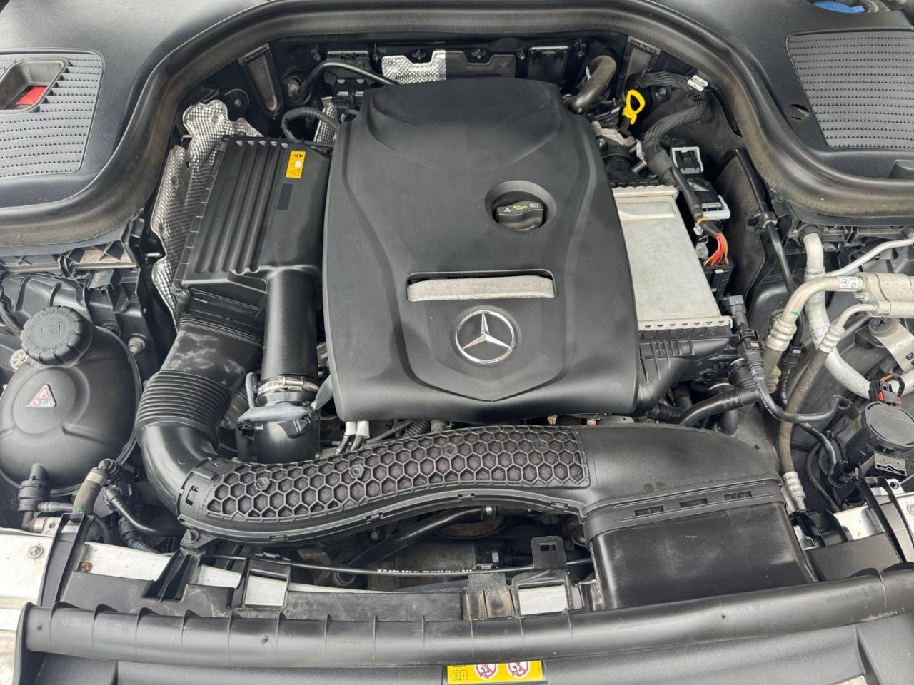 Used 2018 Mercedes-Benz GLC 300 4MATIC image 38