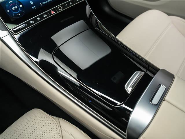 Used 2025 Mercedes-Benz GLC 350e 4MATIC image 26