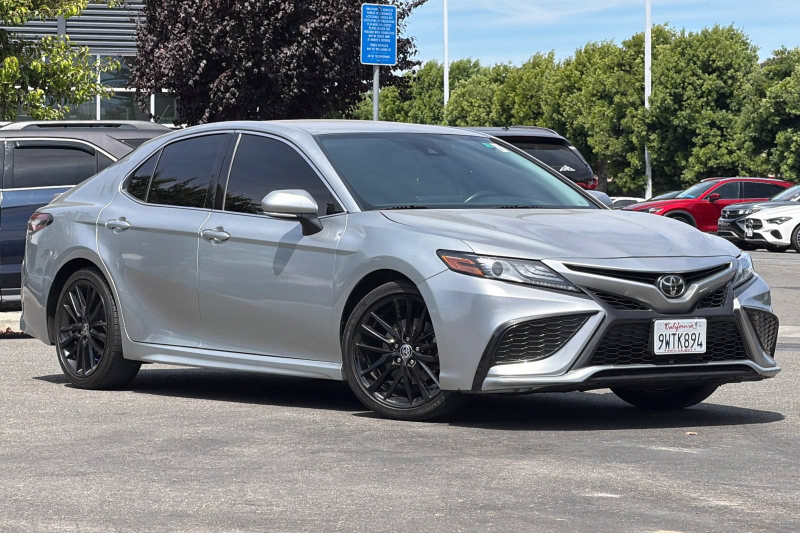 Used 2023 Toyota Camry XSE FWD image 2