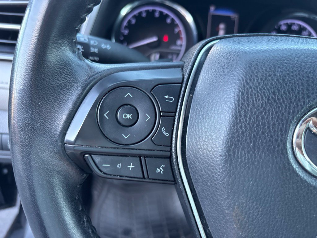 Used 2019 Toyota Camry SE w/ Convenience Package FWD image 18