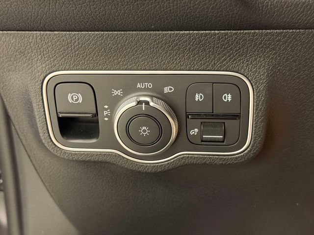Certified 2023 Mercedes-Benz GLB 250 4MATIC image 21