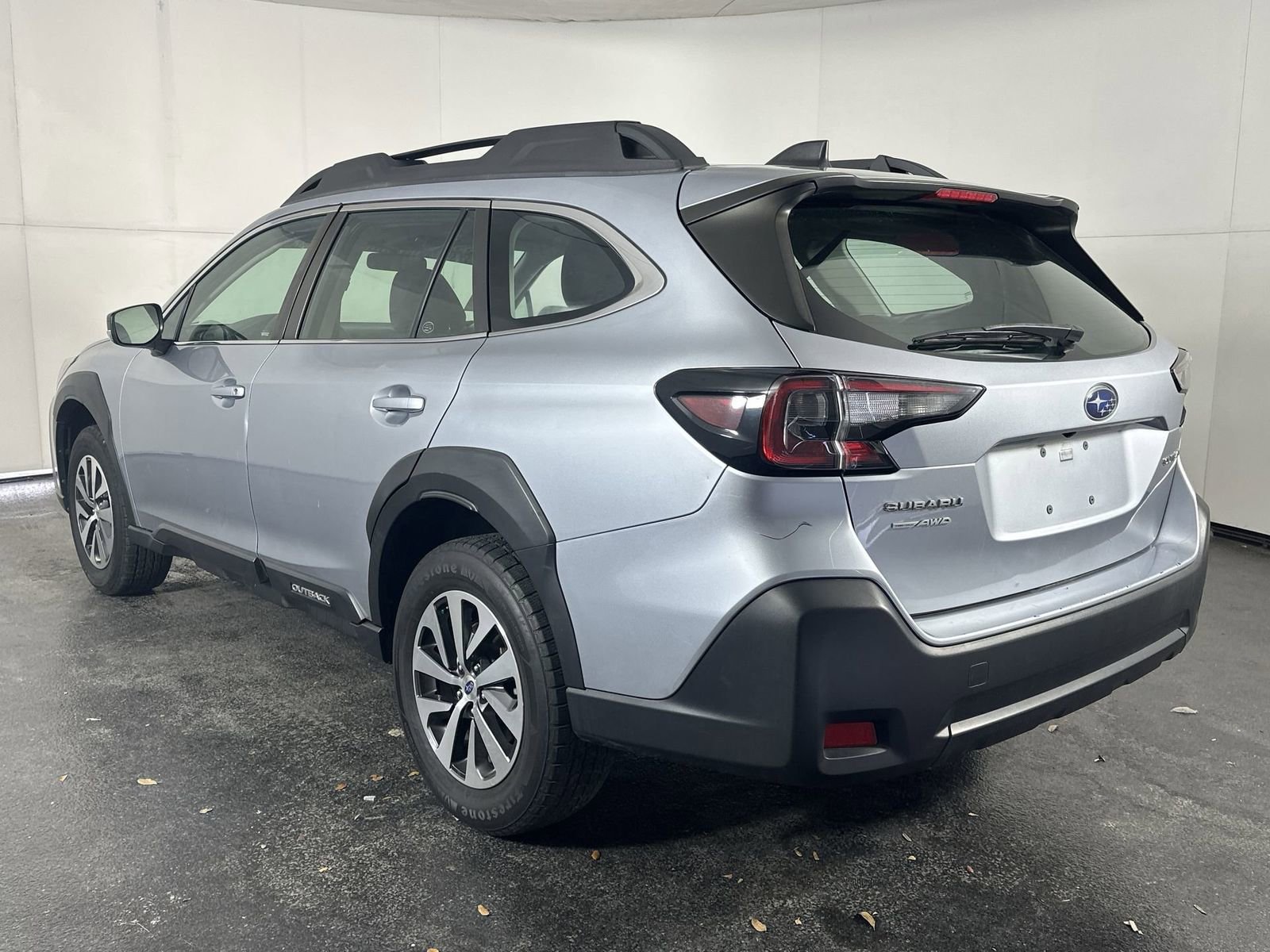 Used 2023 Subaru Outback AWD/4WD image 6