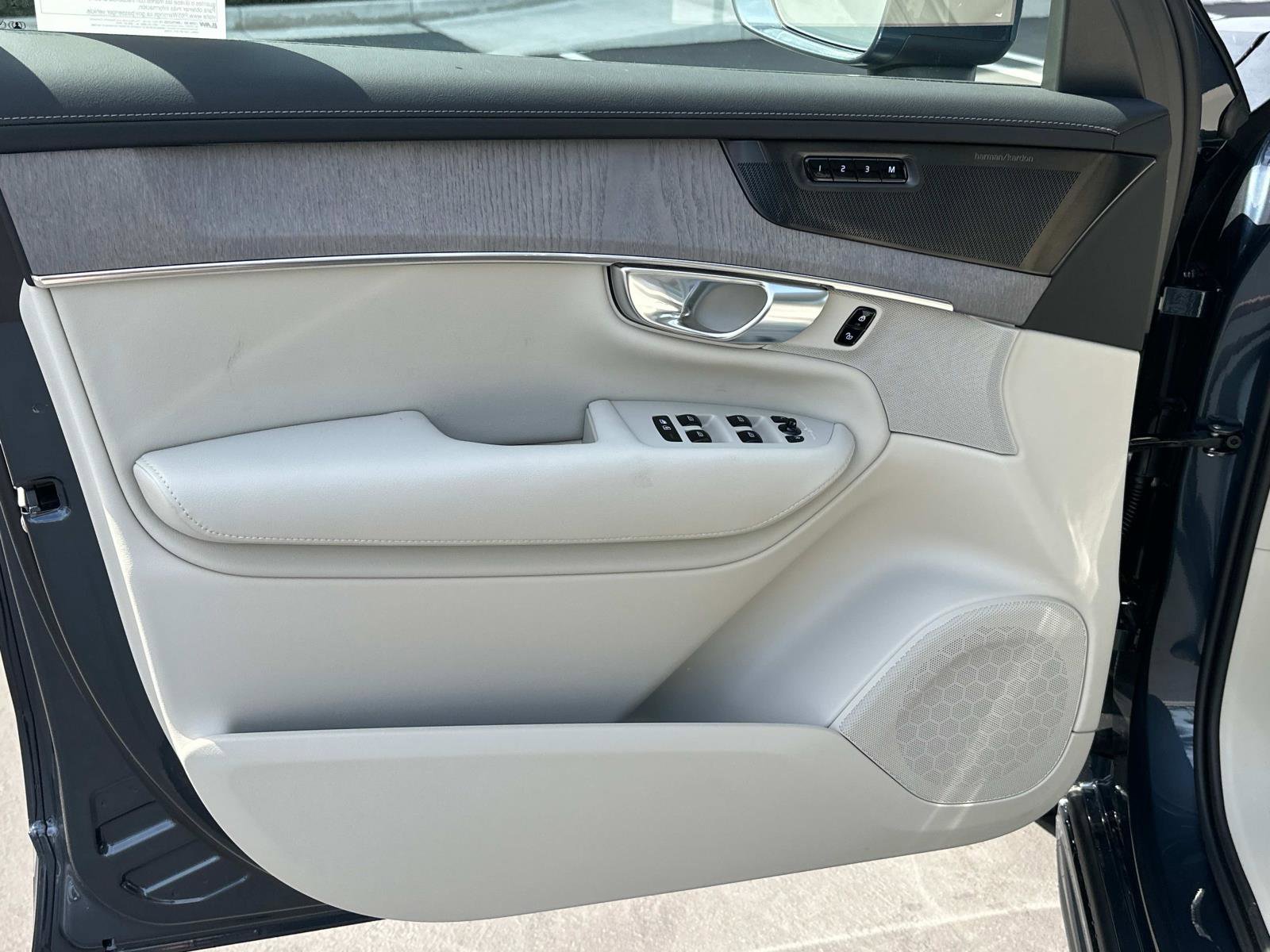 New 2026 Volvo XC90 T8 Ultra image 11