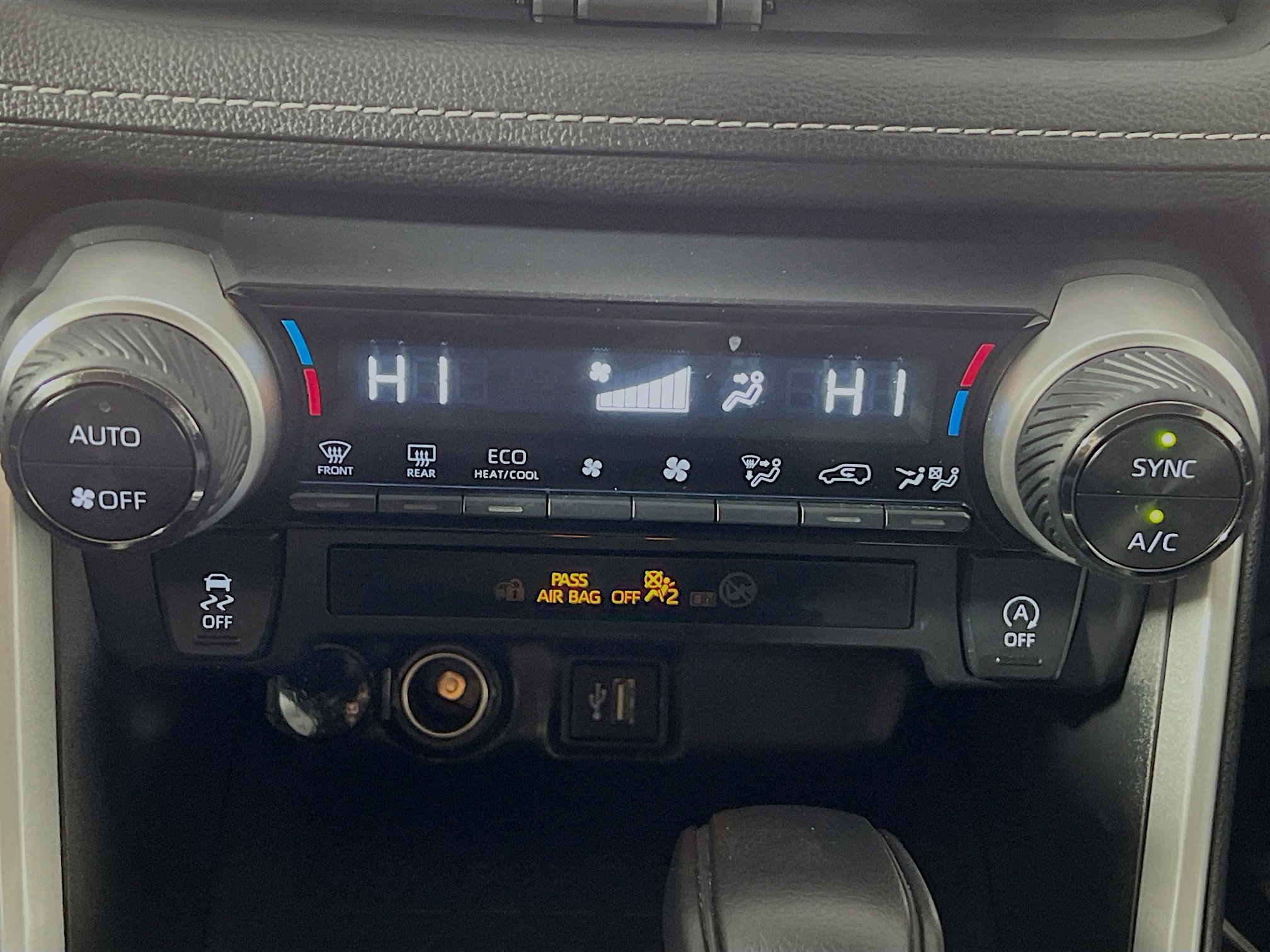 Used 2025 Toyota RAV4 XLE image 26