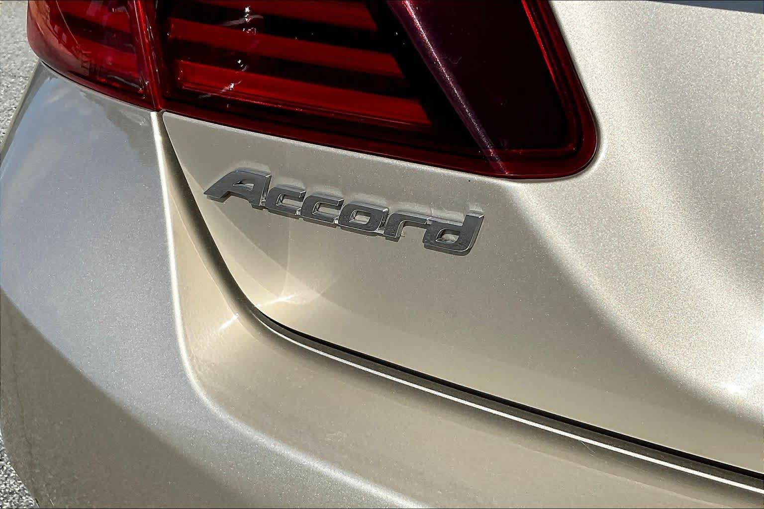 Used 2017 Honda Accord EX-L image 31