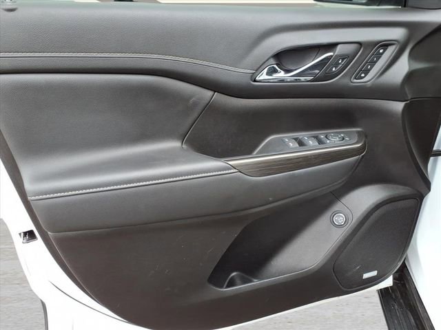 Used 2023 GMC Acadia SLT w/ Elevation Edition image 13