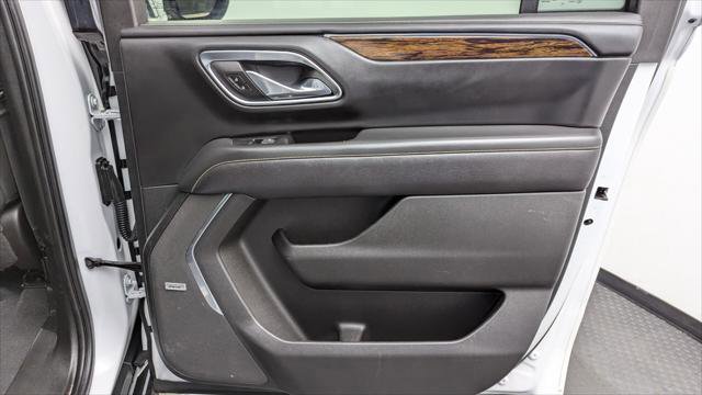 Used 2023 Chevrolet Suburban Premier image 21