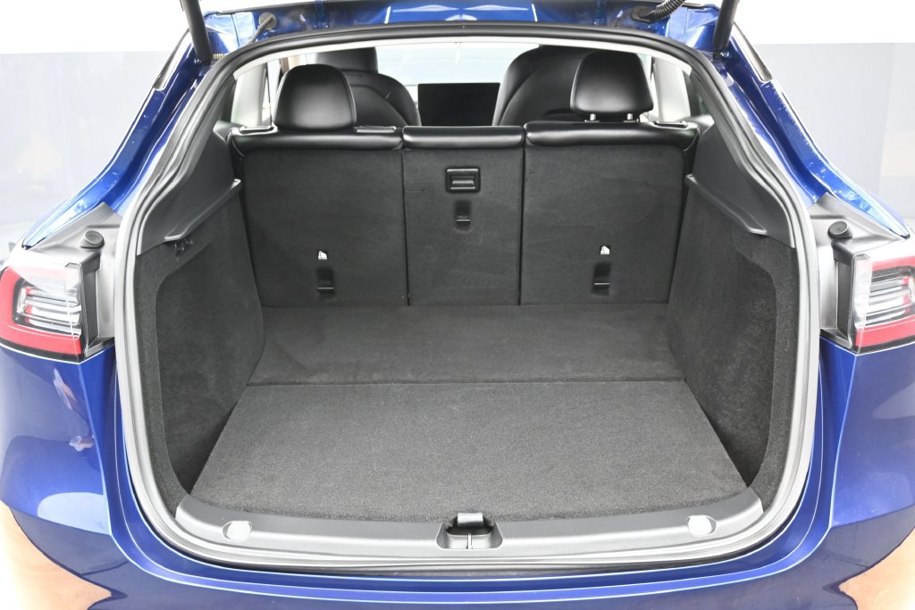 Used 2025 Tesla Model Y Long Range RWD image 13