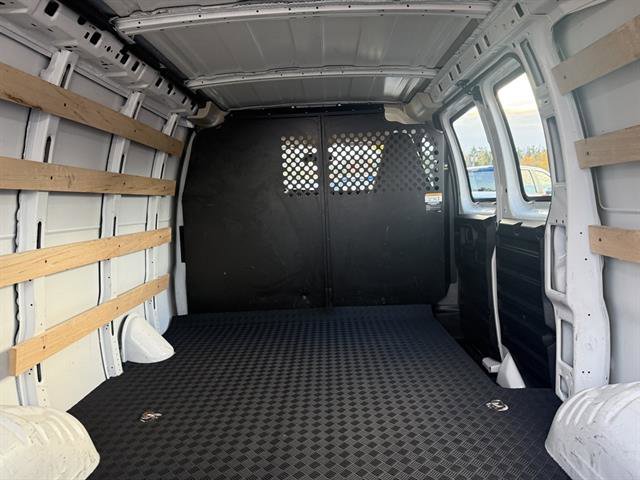 Used 2023 GMC Savana 2500 image 11