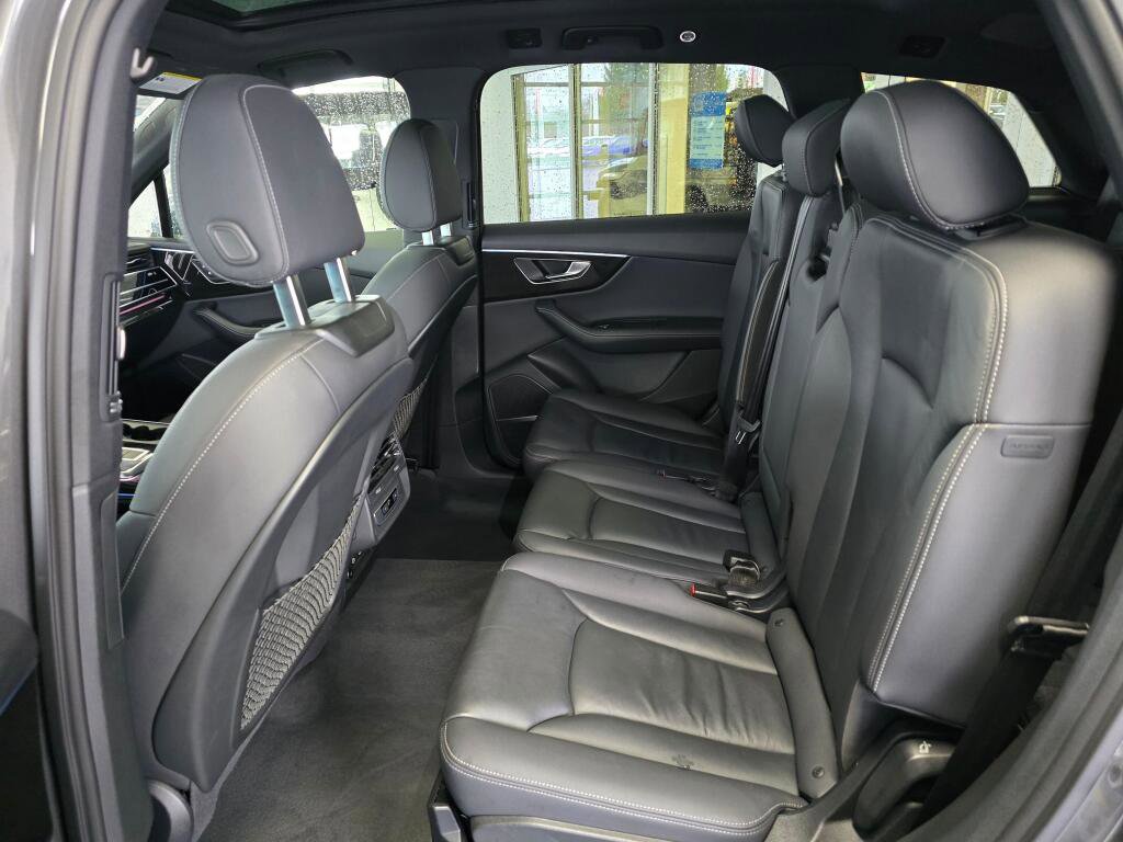 Used 2025 Audi Q7 3.0T Premium Plus image 38