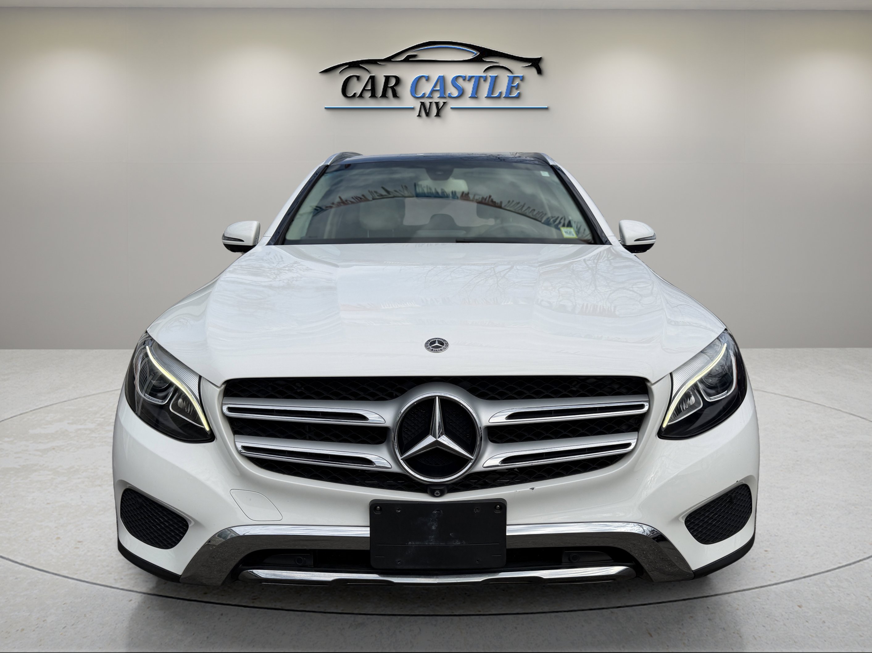 Used 2019 Mercedes-Benz GLC 300 4MATIC w/ Multimedia Package image 3