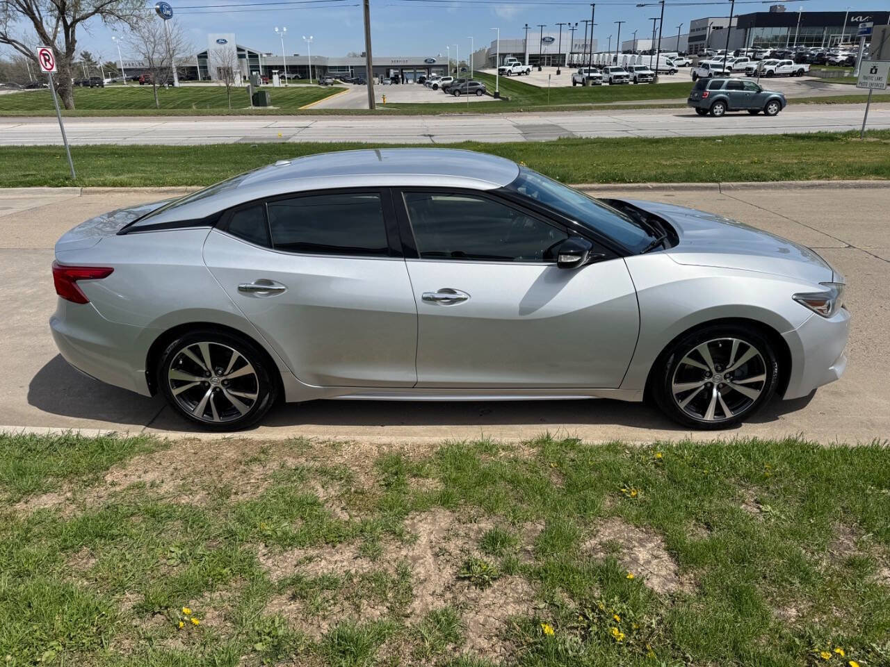 Used 2017 Nissan Maxima 3.5 SV FWD image 6