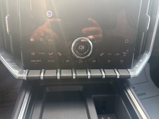 Used 2025 GMC Acadia Elevation w/ Elevation Premium Package image 25