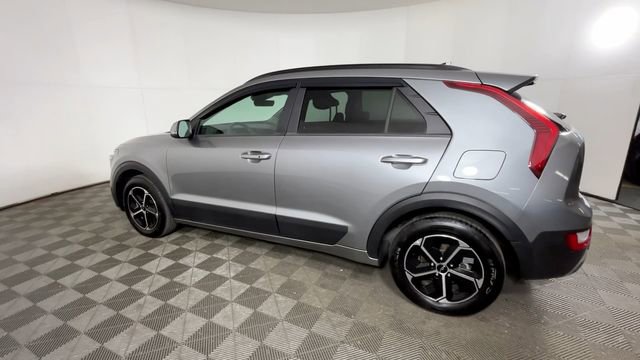 Used 2024 Kia Niro EX FWD image 8