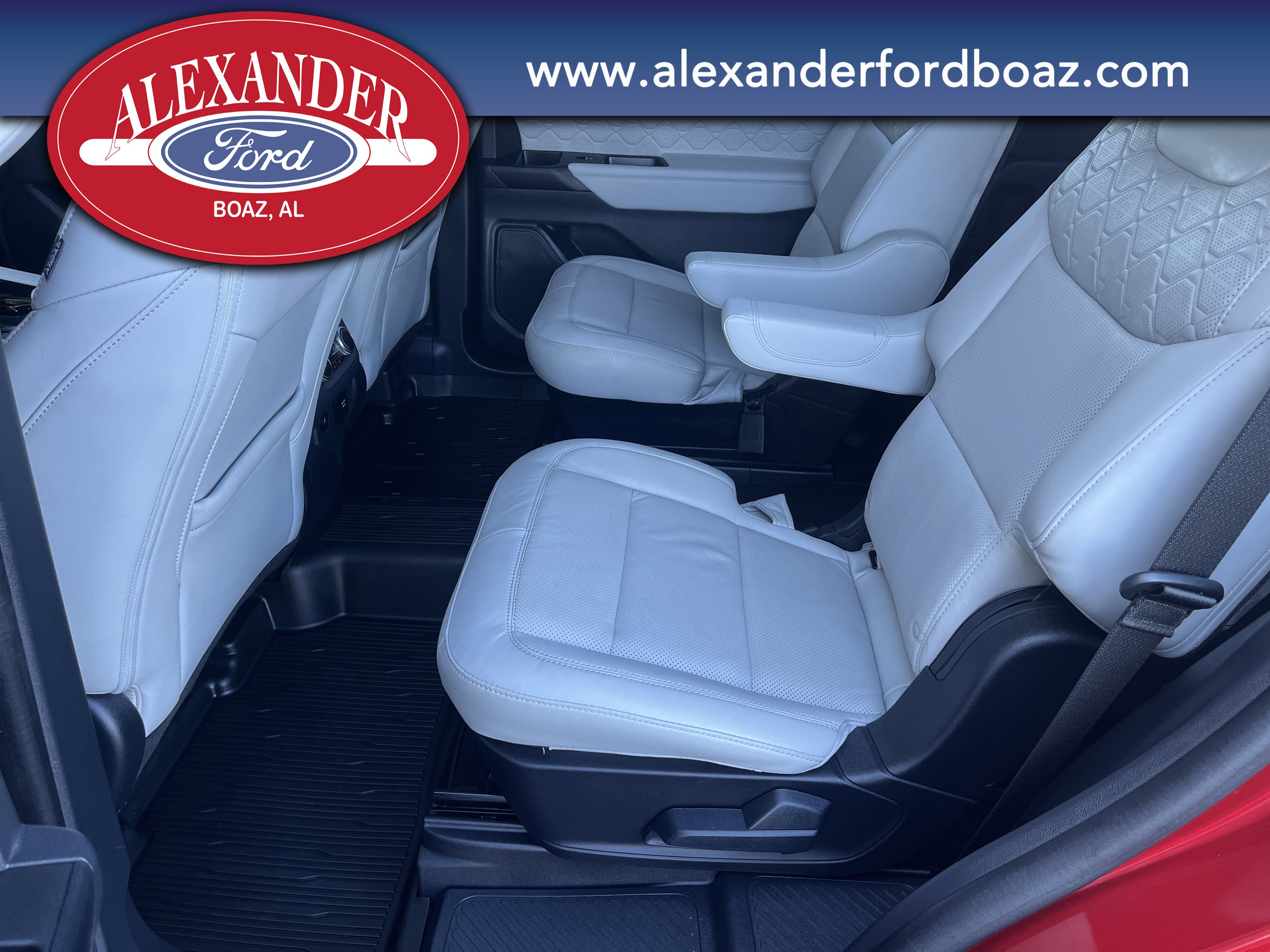 Used 2025 Ford Explorer Platinum w/ Ultimate Package RWD image 12