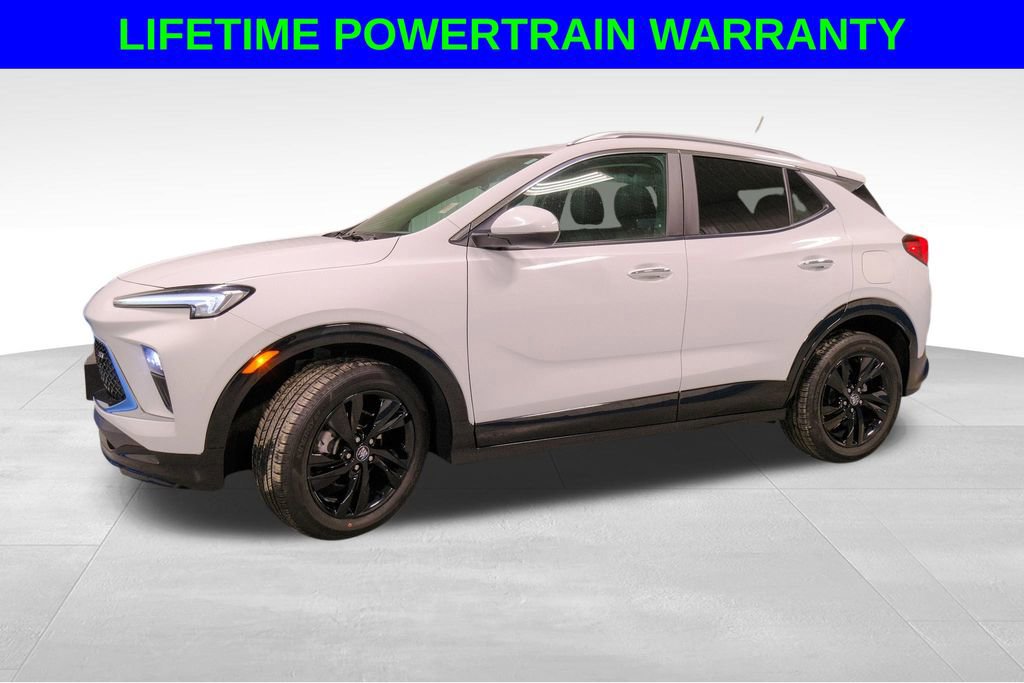 Used 2024 Buick Encore GX Sport Touring image 2