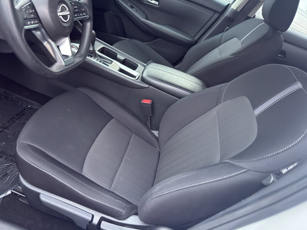 Used 2024 Nissan Sentra SV FWD image 9