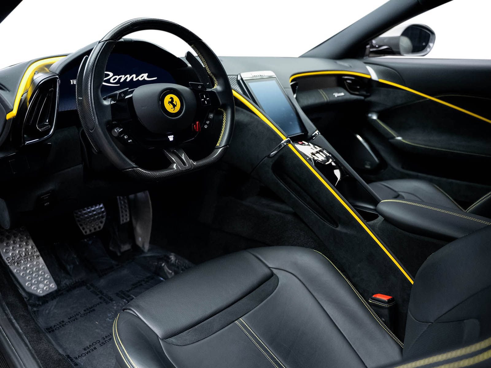 Used 2022 Ferrari Roma RWD image 31