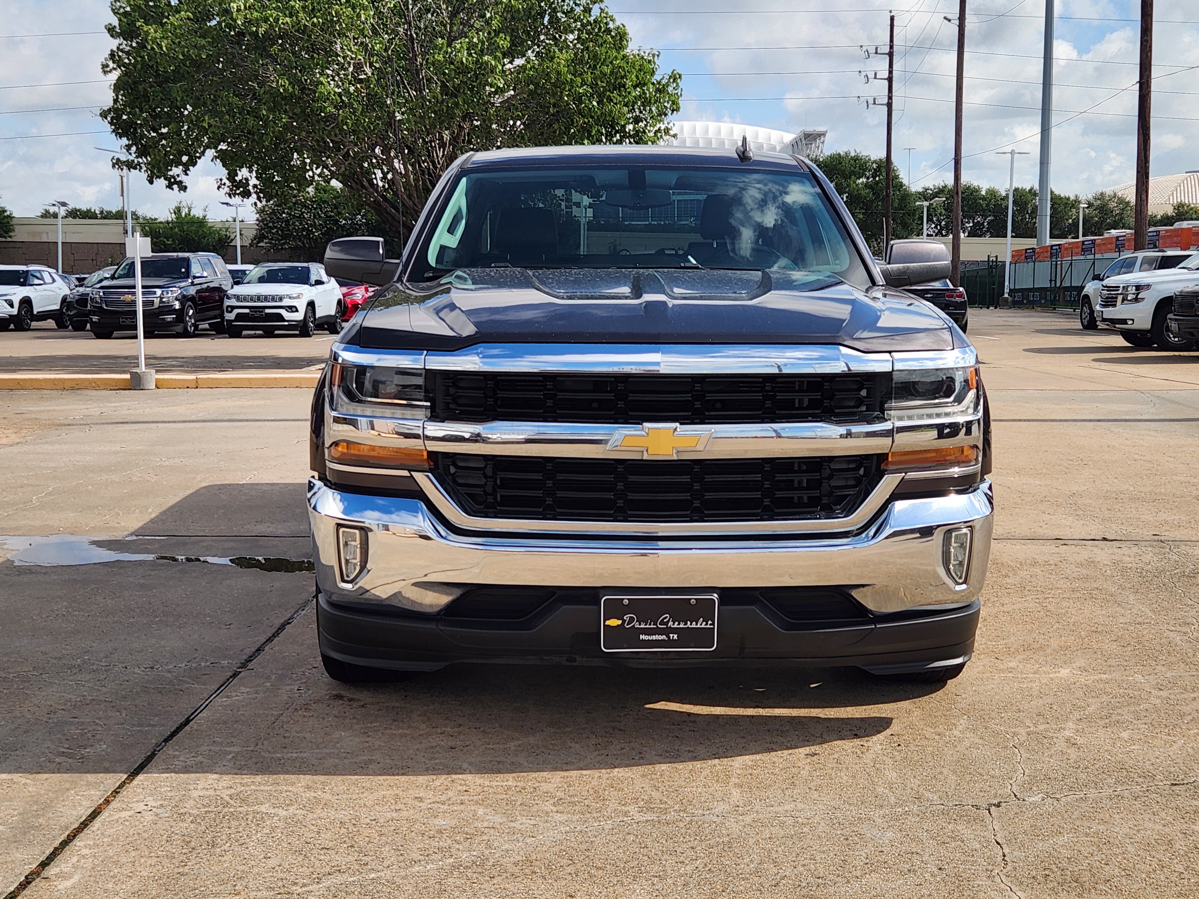 Used 2016 Chevrolet Silverado 1500 LT w/ Texas Edition RWD image 3
