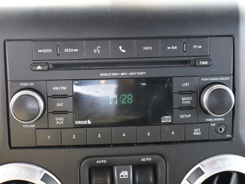 Used 2013 Jeep Wrangler Unlimited Sahara w/ Connectivity Group image 29