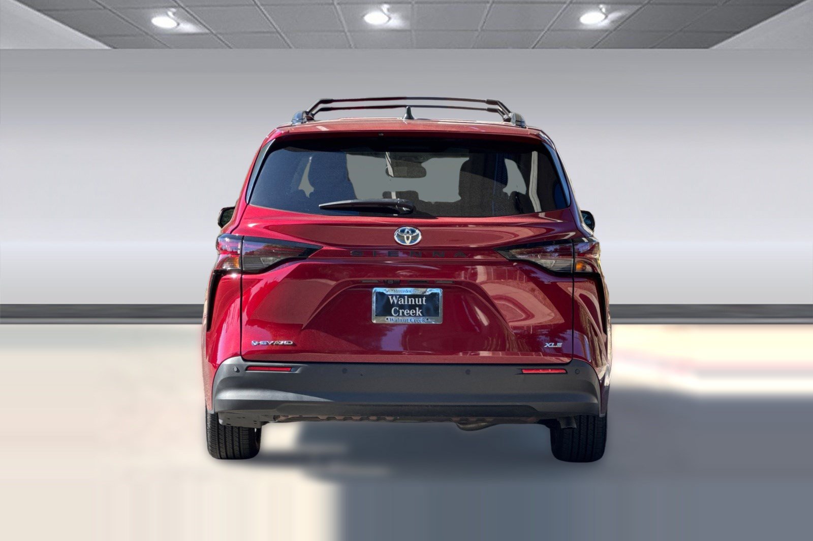 Used 2025 Toyota Sienna XLE w/ XLE Plus Package AWD/4WD image 10