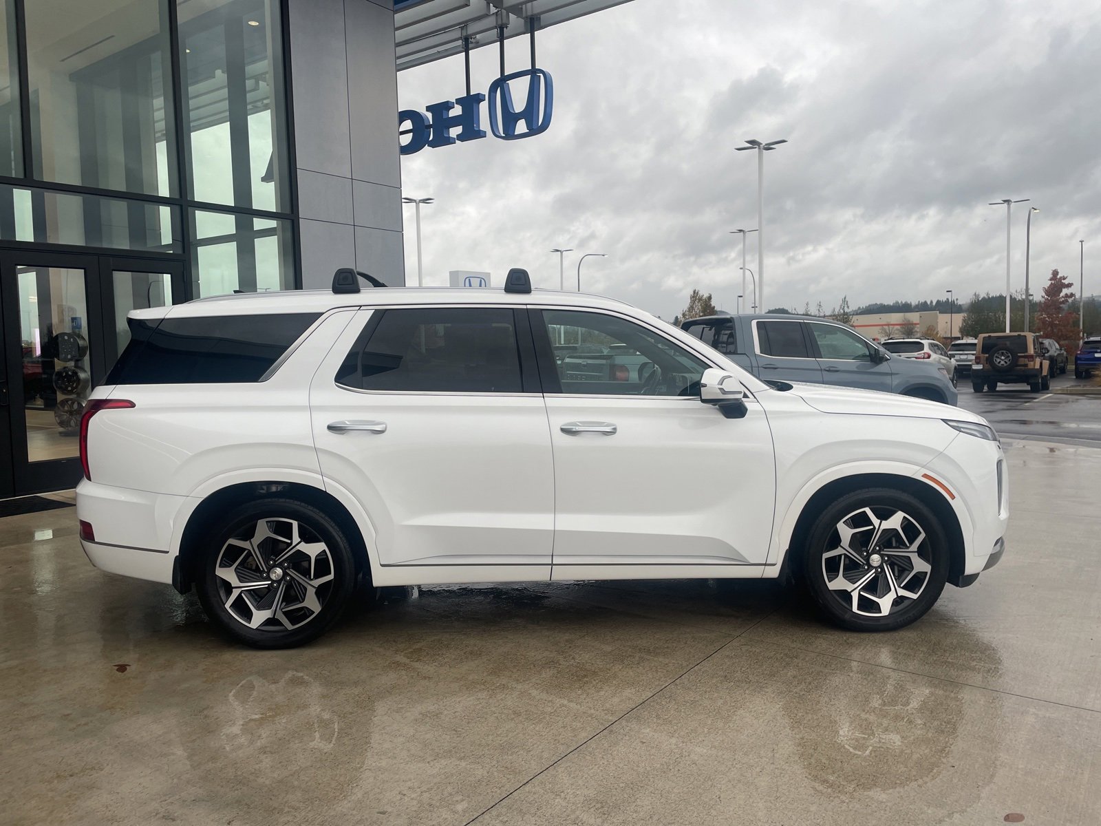 Used 2022 Hyundai Palisade Calligraphy w/ Winter Package image 4