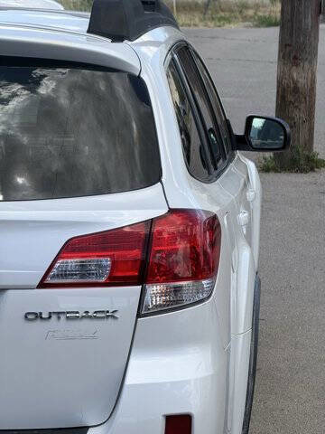 Used 2014 Subaru Outback 2.5i Limited w/ Moonroof Package AWD/4WD image 21